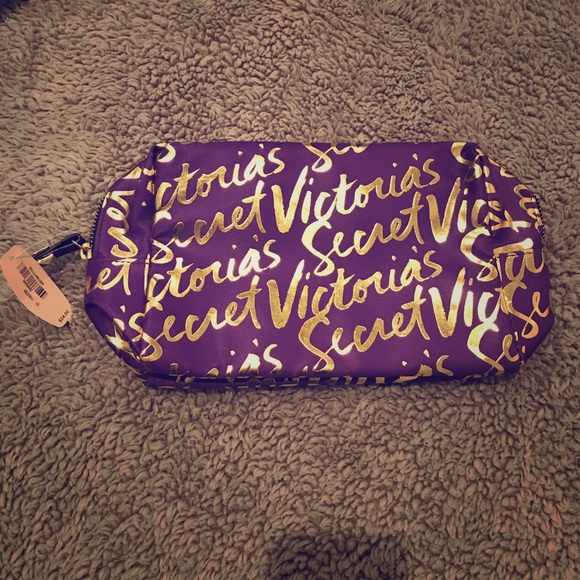 Victoria's Secret Handbags - Victoria Secret Makeup bag NWT