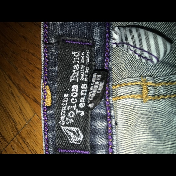 Volcom dark wash modern straight jeans size 7 - Picture 3 of 7