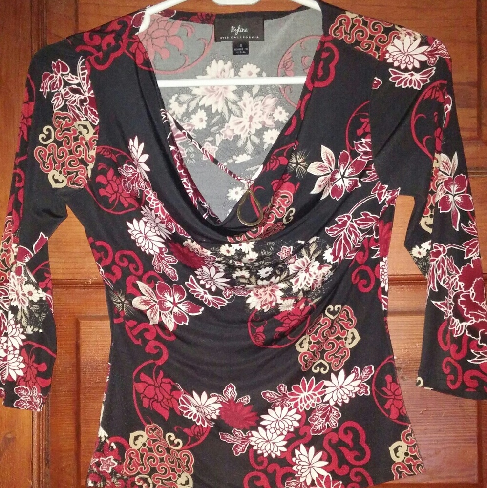 Byline shirt with pendant size small