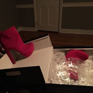 Hot pink Colin Stuart booties