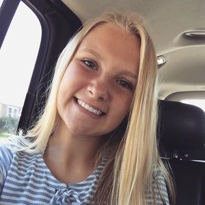 Meet your Posher, Abby