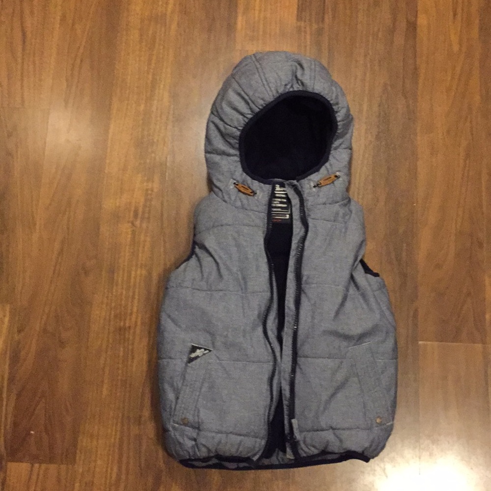 Next Direct Boys Hooded Vest sized 5-6