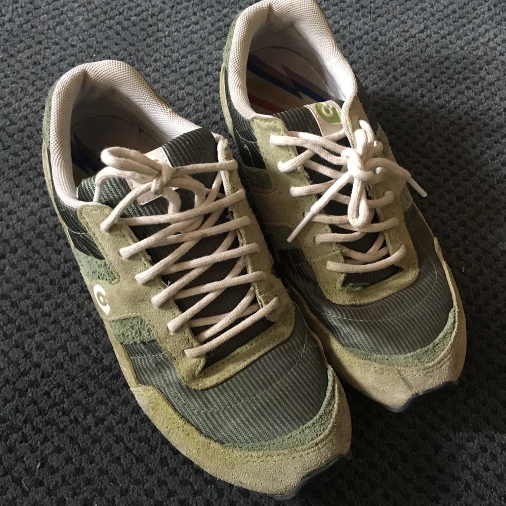 Green Gravis sneakers size 8