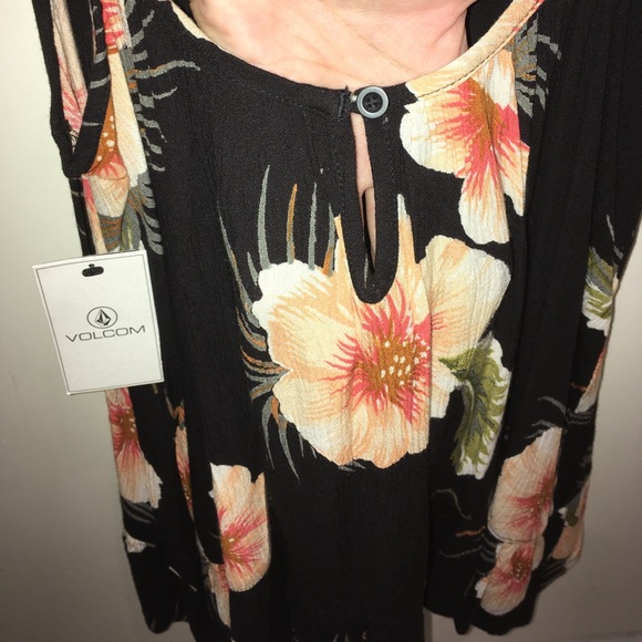 Volcom Tropical - Picture 8 of 8