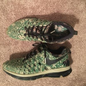 Digi camo Nike Fingertrapp