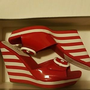 Jessicq Simpson summer wedges