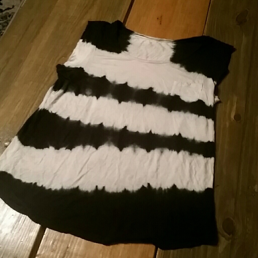 Black White Tie Dye Top With Pocket Size Lg