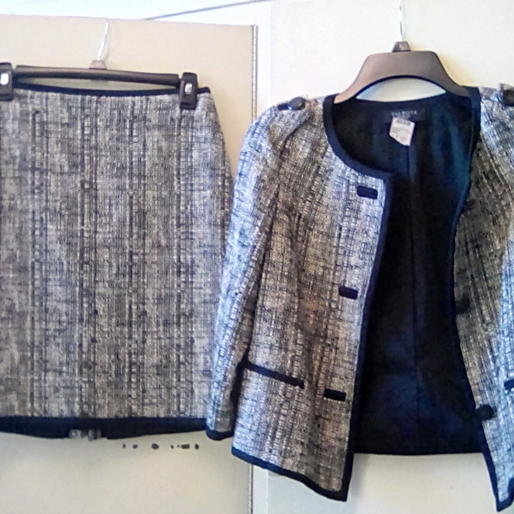 Talbot's Stunning 2pc black & white suit