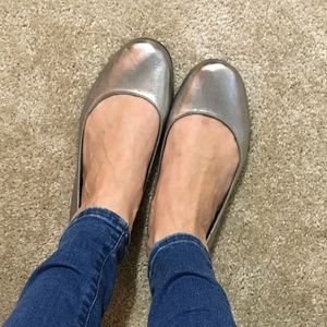 American Eagle pewter flats - size 9