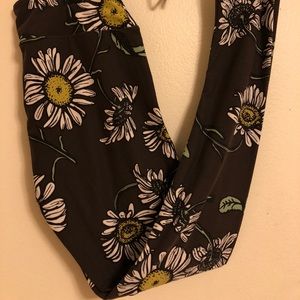 OS LulaRoe leggings!
