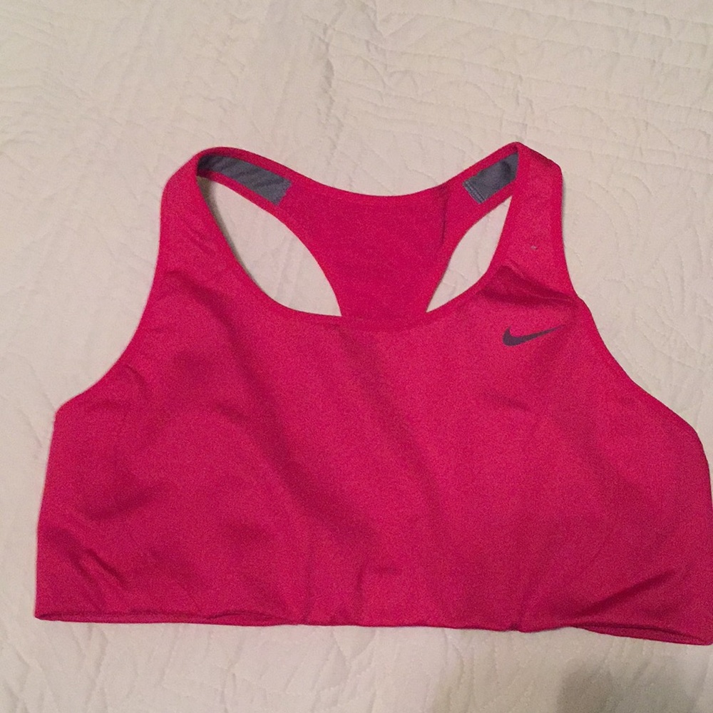 NWOT. Never worn Nike Sports Bra 🌹