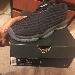 Jordan future low bg