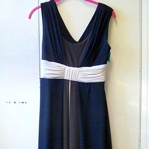 Jones New York Free-flowing cocktail dress