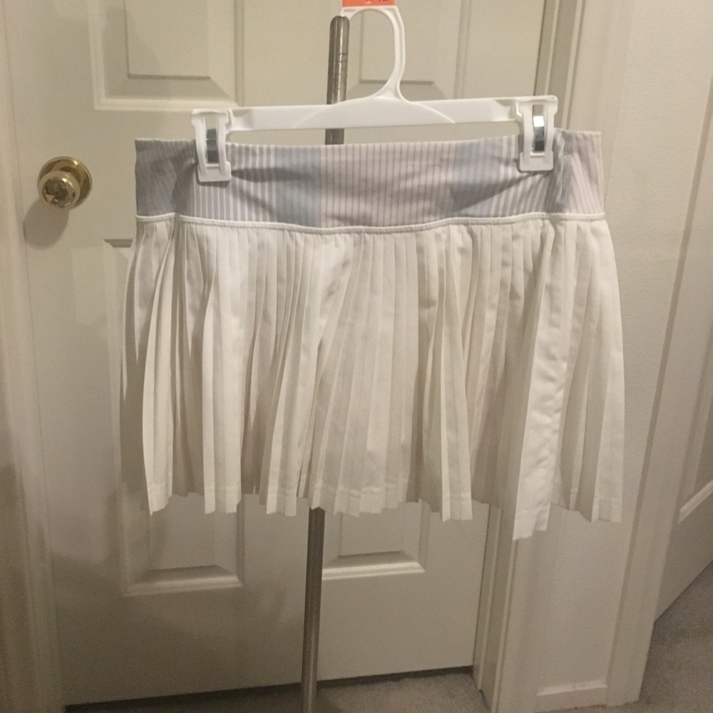 Lululemon pleat to street skirt