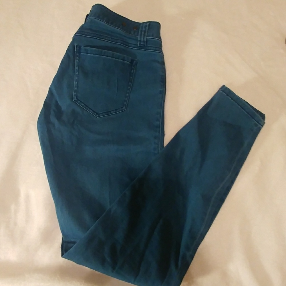 Cabi size 4 style 919 blue skinny stretch jeans