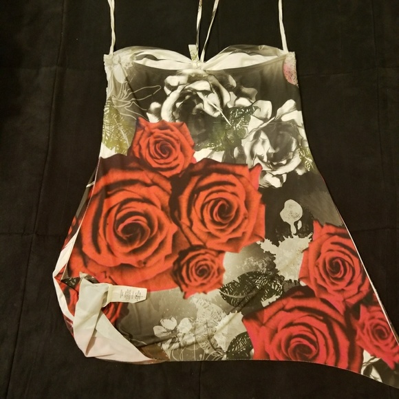 Beautiful blouse with roses - Picture 3 of 3