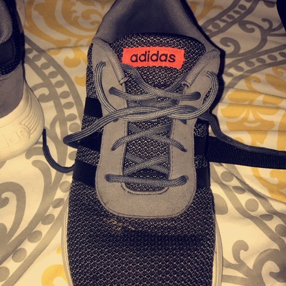 Men's adidas tennis shoes - Picture 2 of 4