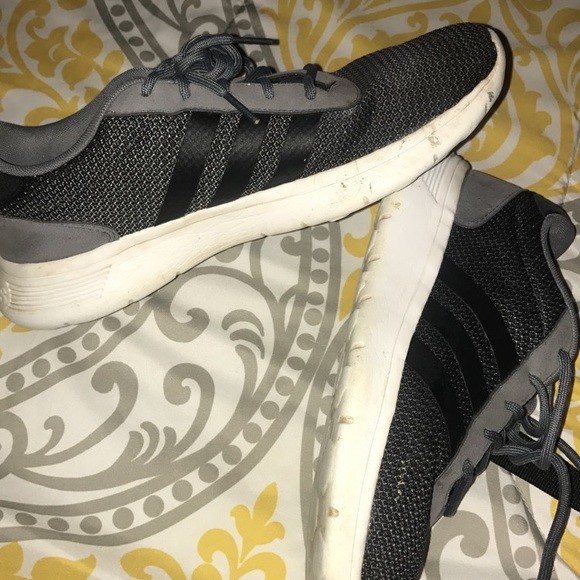 Men's adidas tennis shoes - Picture 3 of 4