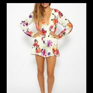 Choies nwt floral romper size large