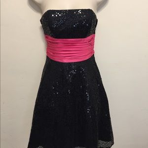 BETSEY JOHNSON STRAPLESS SEQUIN EVENING DRESS