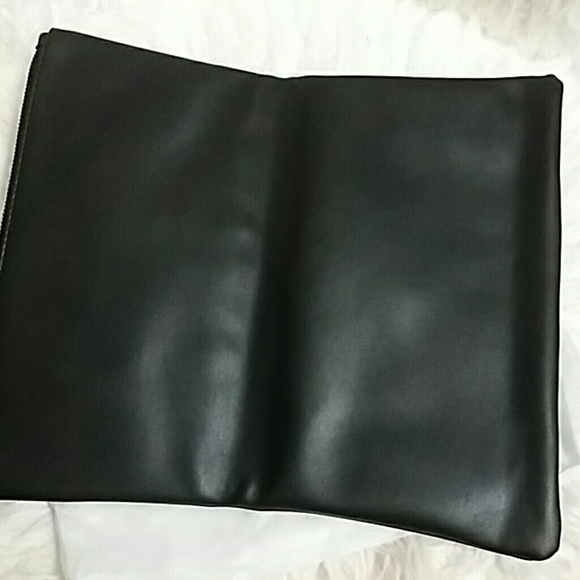 Vegan leather clutch - Picture 2 of 6
