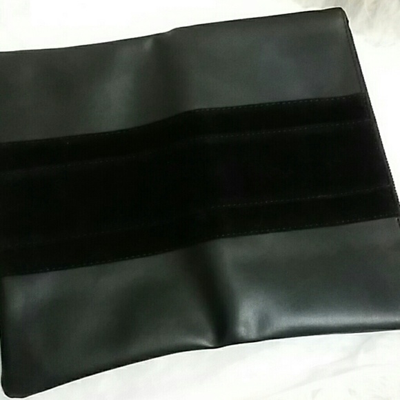 Vegan leather clutch - Picture 3 of 6
