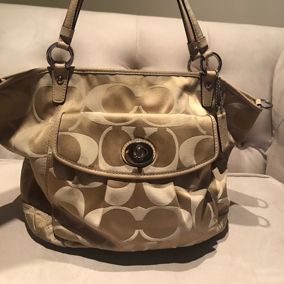 Coach Handbags - Mid size Coach pattern gold bag