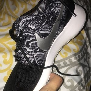Women's snakeskin tennis shoes