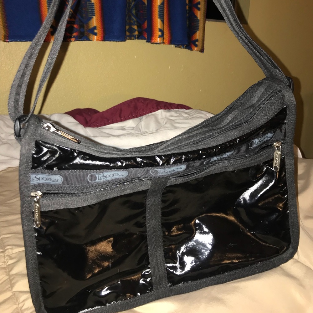 Black LeSportsac bag.