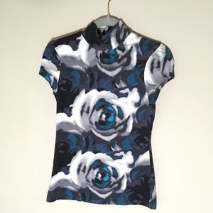 Express bold floral ss mock turtleneck - size M