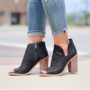 Vince Camuto Leather Ankle Black Peep Toe Booties