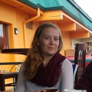 Meet your Posher, Elizabeth