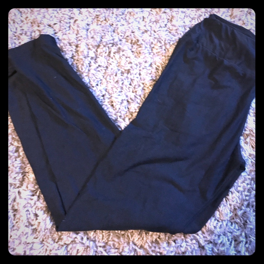 🦄Hard to find solid black leggings