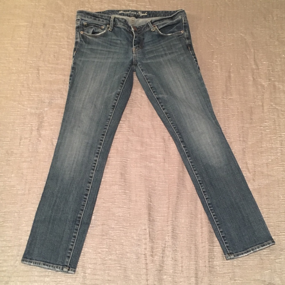 SOLD   American Eagle Skinny Jeans Size 6 Short