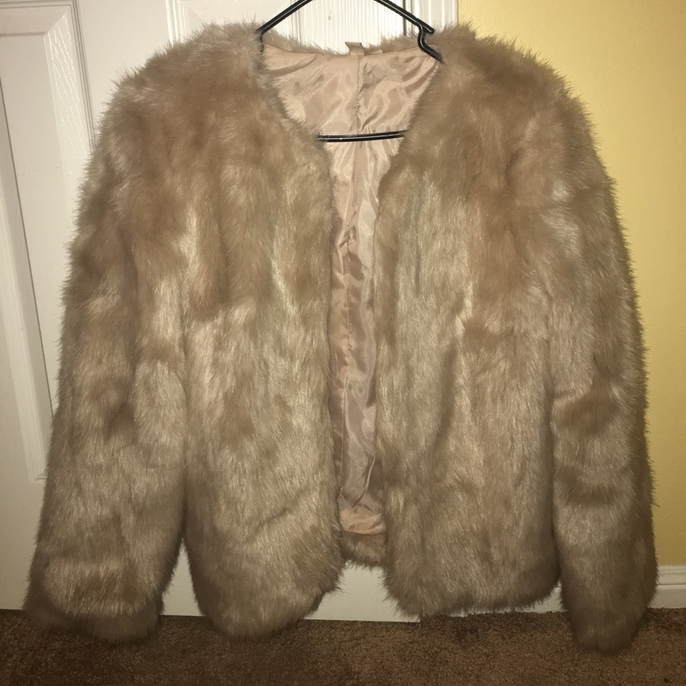 Forever 21 Faux fur jacket BRAND NEW WITHOUT TAGS - Picture 1 of 4