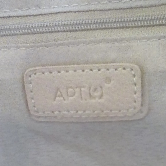 Apt. 9, tan & black medium shoulder bag - Picture 2 of 3