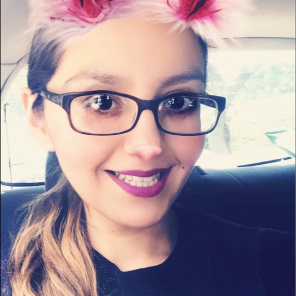 Meet your Posher, Nehomi - Picture 1 of 1