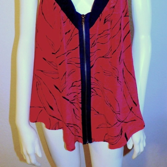 Large Silence Noise Urban Outfitters Red Silk Top - Picture 3 of 4