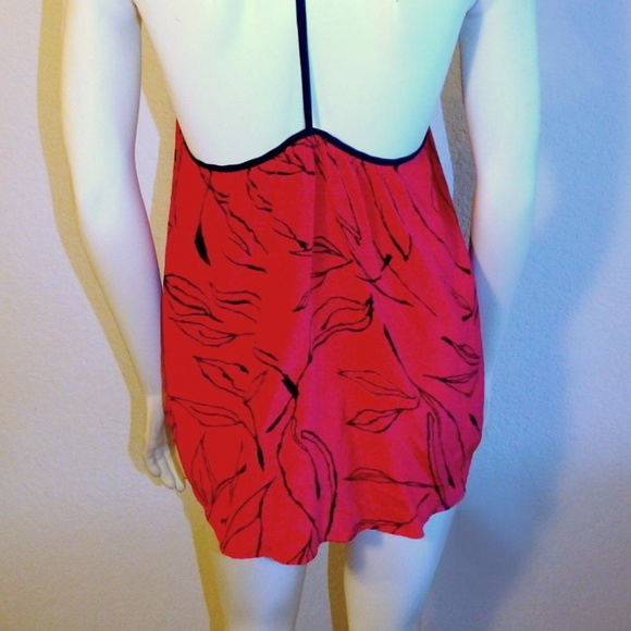 Large Silence Noise Urban Outfitters Red Silk Top - Picture 4 of 4