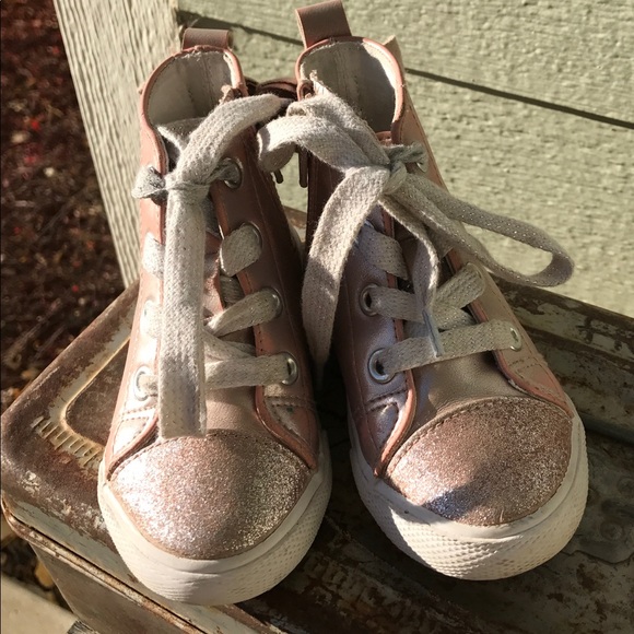 Cat and Jack Glitter Metallic sneakers - Picture 1 of 4