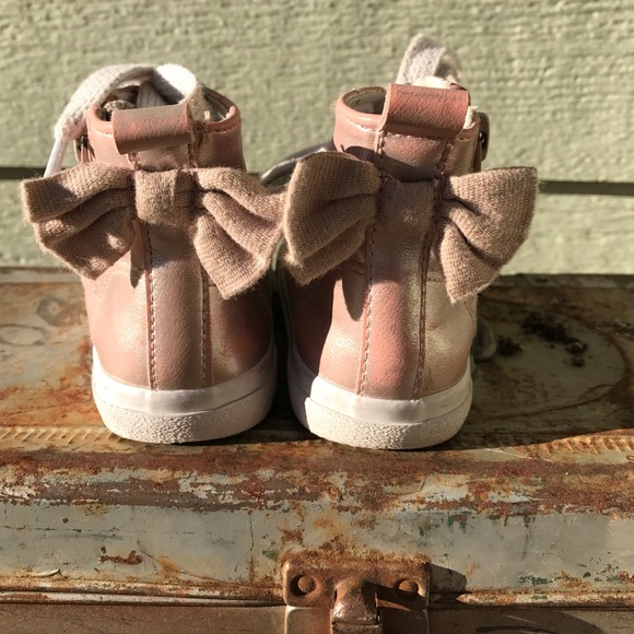 Cat and Jack Glitter Metallic sneakers - Picture 3 of 4