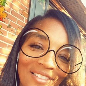 Meet your Posher, Tenisha