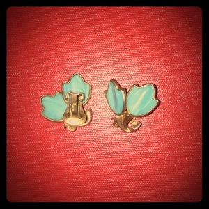 💙Vintage Trifari turquoise enamel clip earrings💙