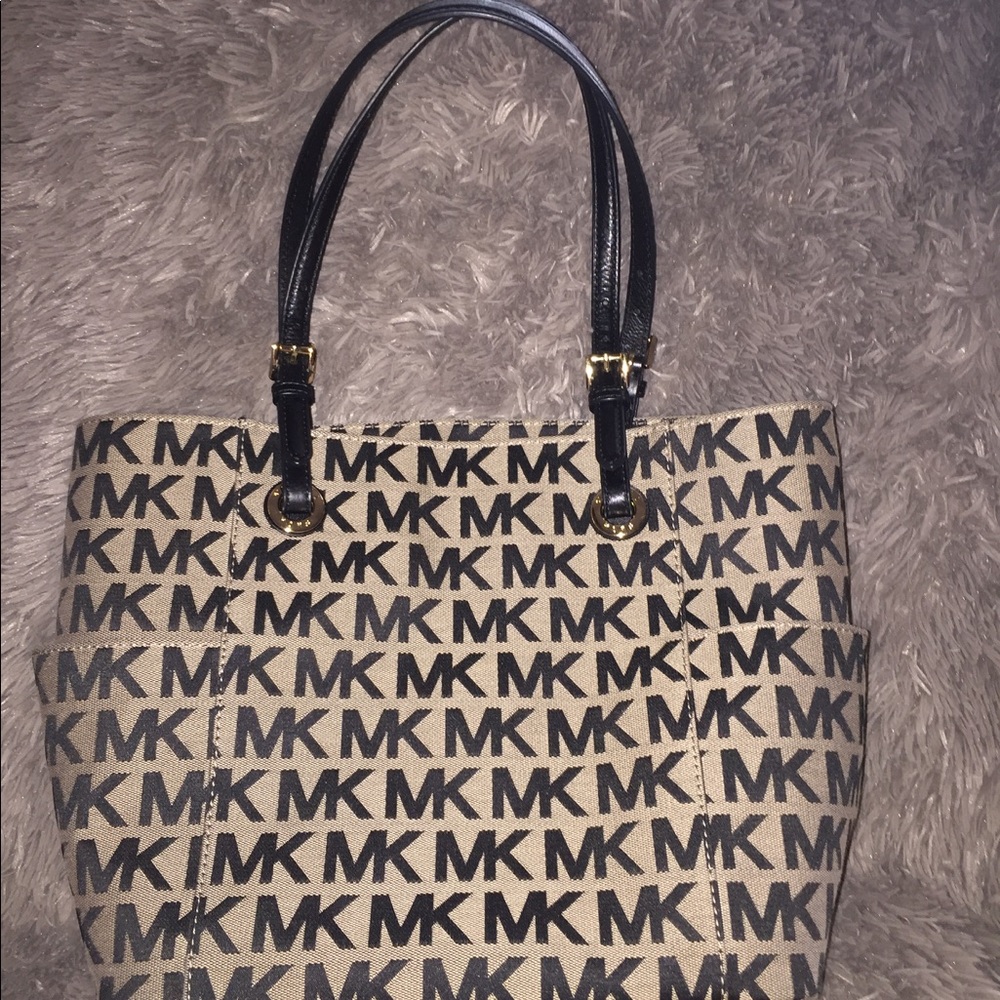 Michael Kors Signature Tote - Picture 2 of 5