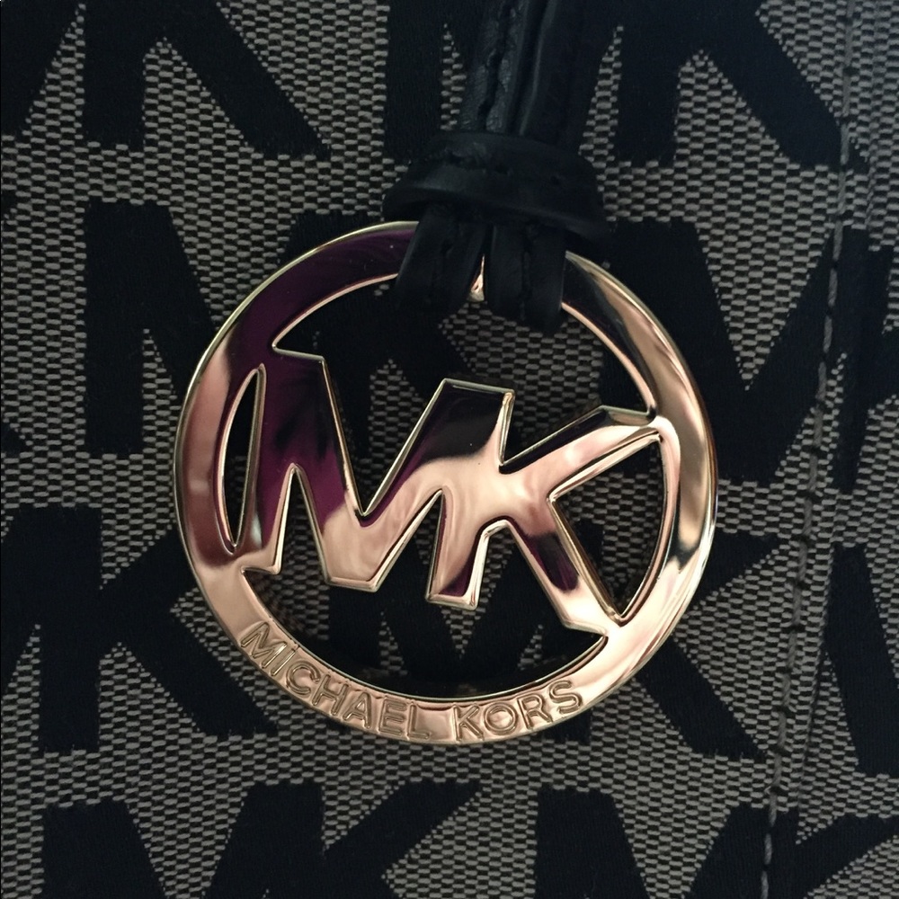 Michael Kors Signature Tote - Picture 3 of 5