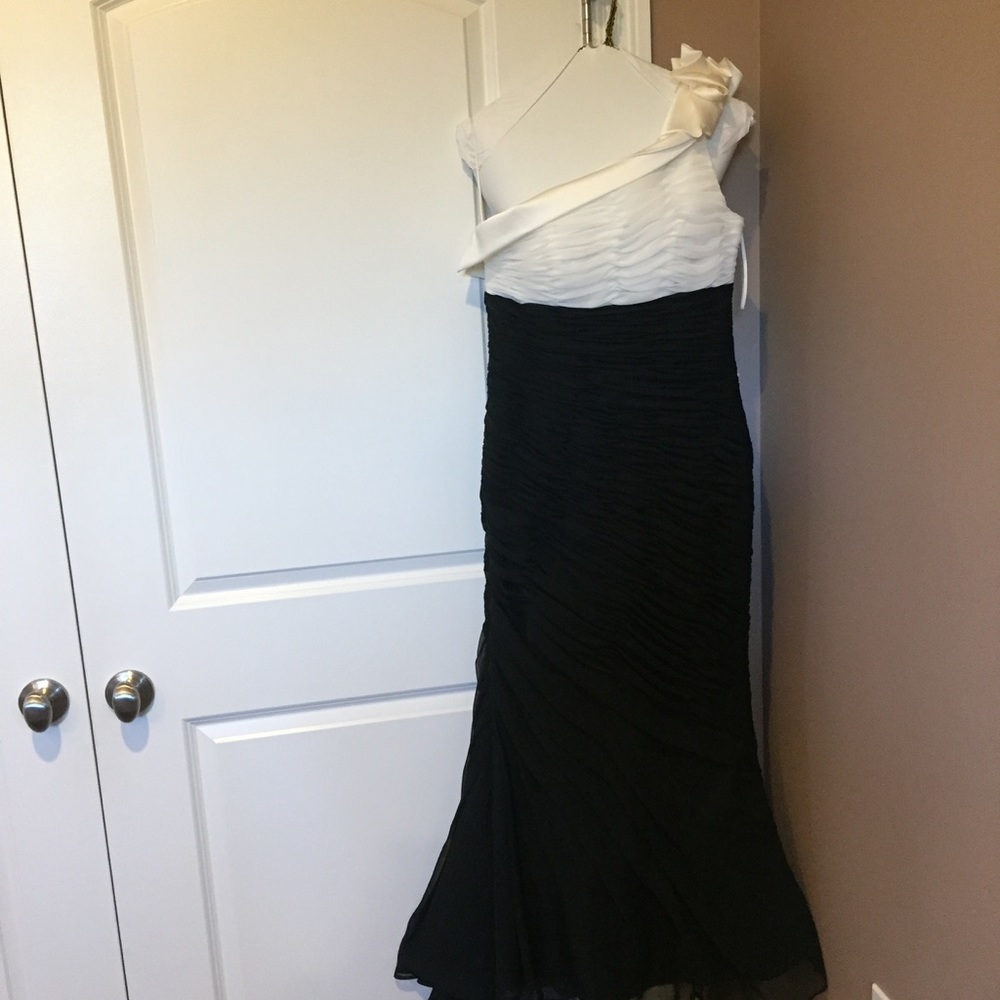 Stunning Veni Infantino for Ronald Joyce gown