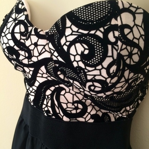 Gorgeous dress - Picture 2 of 4