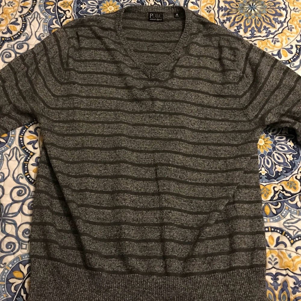 V neck sweater