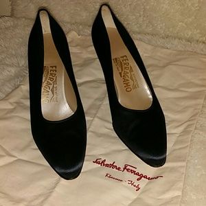 Ferragamo Womens 6.5 B