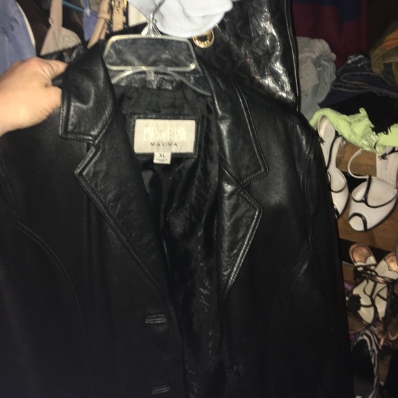 Leather jacket - Picture 1 of 4